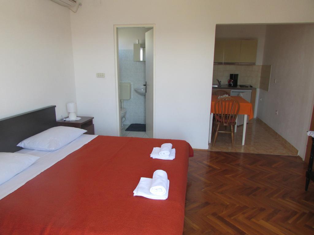 Apartments Jasen Maslenica Bagian luar foto